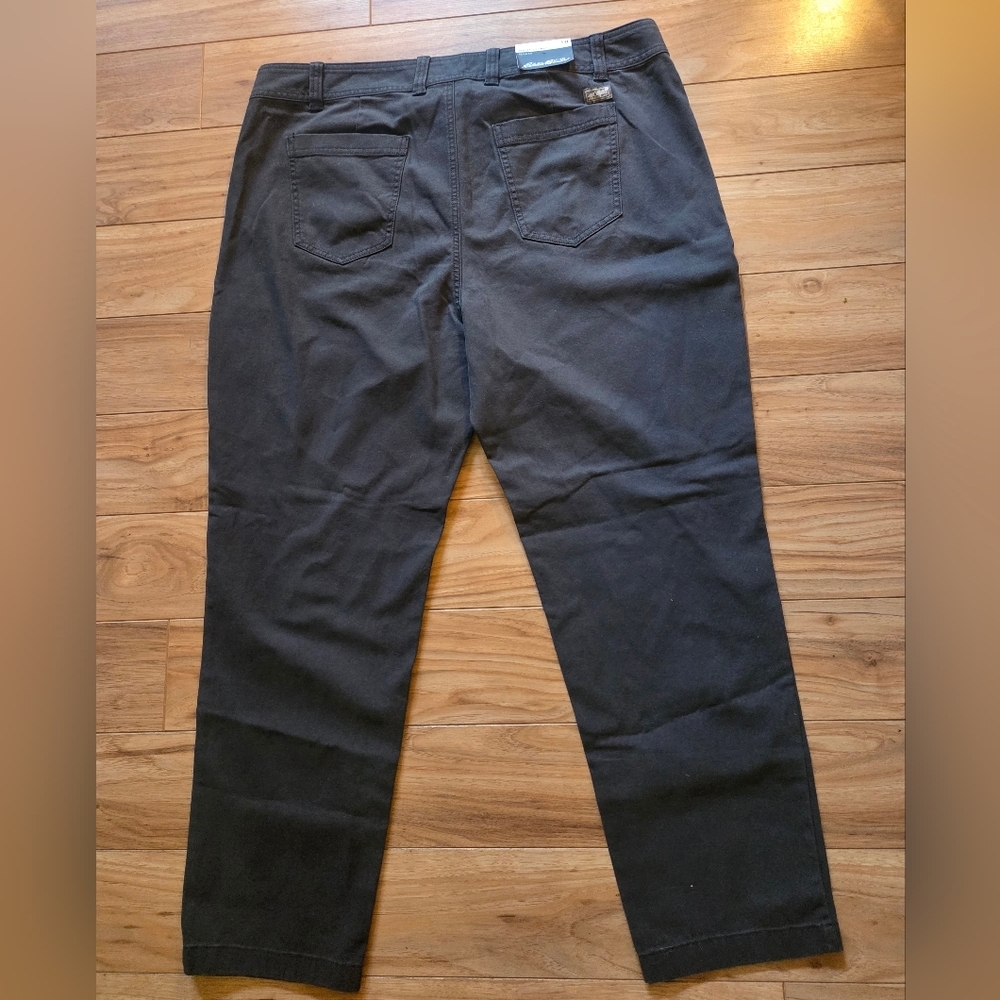 NWT Eddie Bauer Women's Centerline Curvy Utility Cargo Pants in Carbon, Sz 18 - Picture 5 of 10